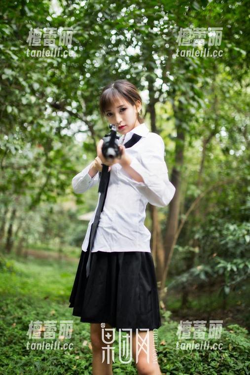 GIRLT果团网 - 谁能不爱王语纯最新的美足照片，快来替我擦口水！