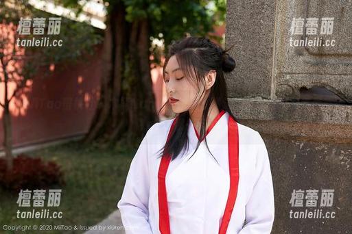 MiiTao蜜桃社 - 木楠Nan私拍挑战：海边的风浪与优雅气度，你pick哪一款？