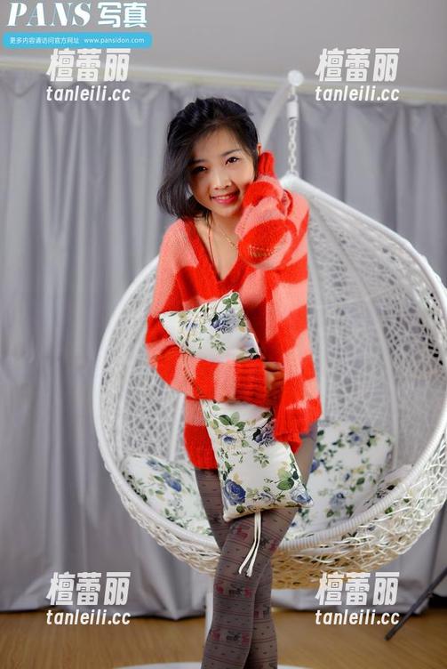 PANS - 美惠子的私房写真，腿长得像走到了云端。