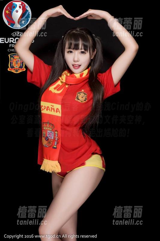 QingDouKe青豆客 - 颜浅浅Cindy的办公室资源：你可能看到过的文件夹空神，看看她是如何转身走出尴尬的！