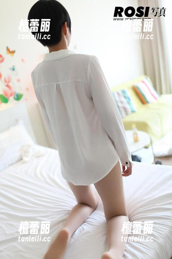校服穿搭大比拼——最新ROSI分享，谁更能打动你？