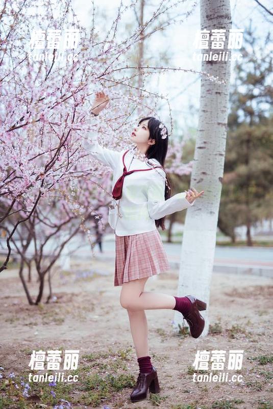 Shika小鹿鹿与免费原图：丝袜就像流动的风