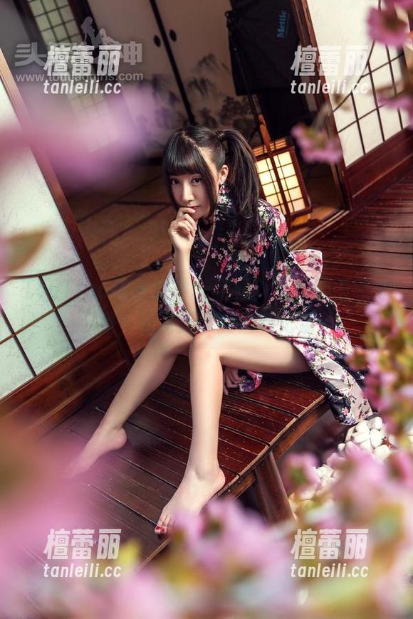 TouTiao头条女神 - 空姐？不，刘雨露才是一场飞天梦的最新记录