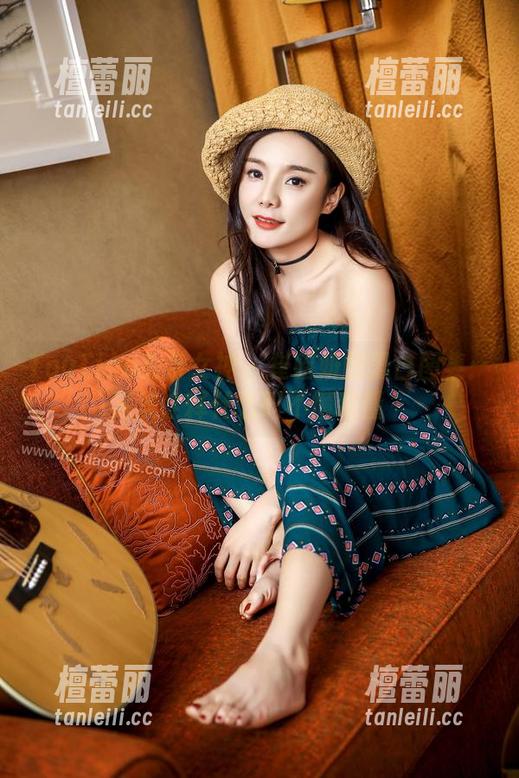 TouTiao头条女神 - 崔昭妍的黑白图集：完美诠释什么叫不懂装懂～