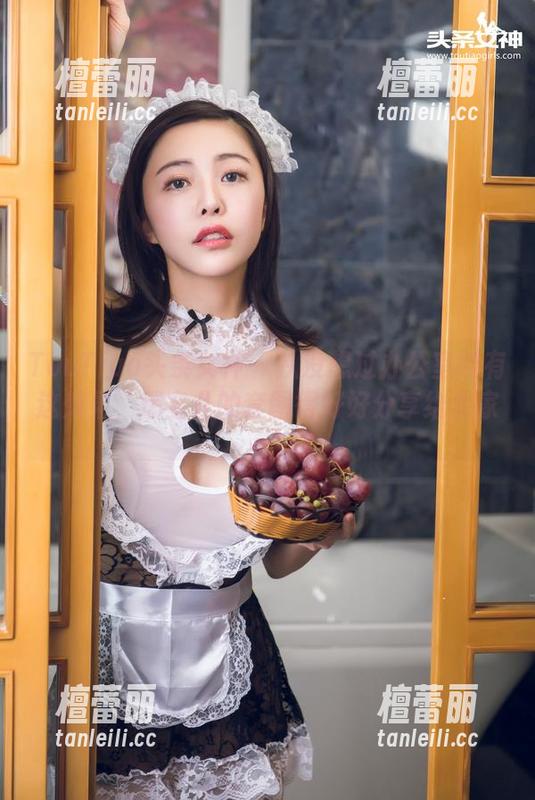 TouTiao头条女神 - 从没想过办公室能有这效果，瑞宝儿的套图得好好分享给大家。