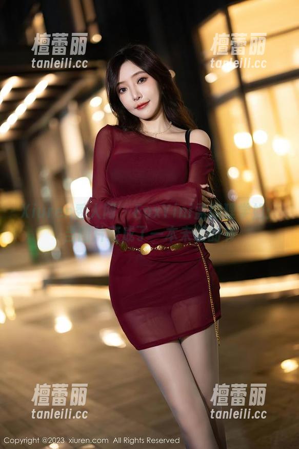 Xiuren秀人网-FoxYini孟狐狸 Xiuren秀人网 - FoxYini孟狐狸学姐:当图片变成了一本未读的书