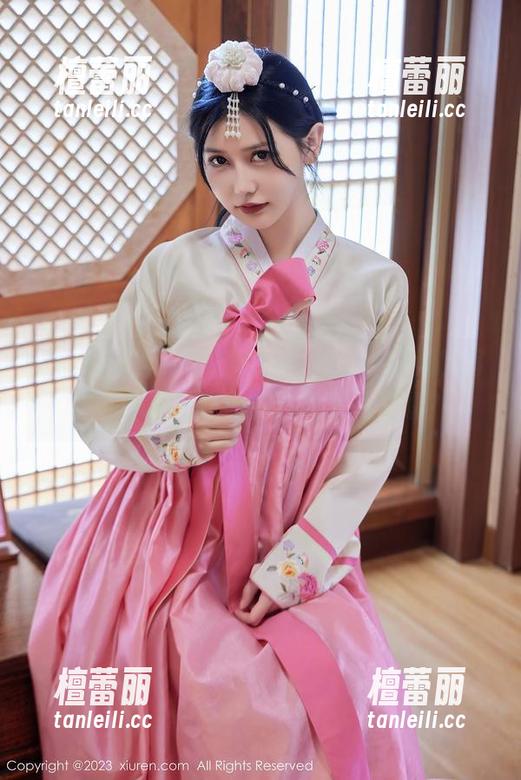 Xiuren秀人网 - Suki_baby学姐的写真：原图这么好看，妆是化了啥？