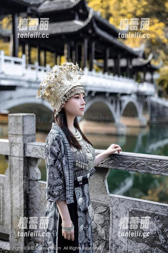 Xiuren秀人网 - 加朵babe与办公室的邂逅：私房图集里的微妙时刻