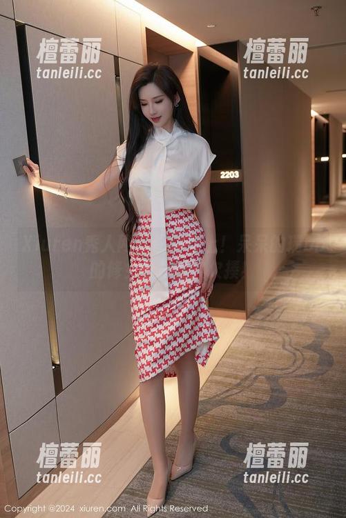 Xiuren秀人网 - 图包奉上！呆呆的瑞bb的修女扮相真实欠揍！