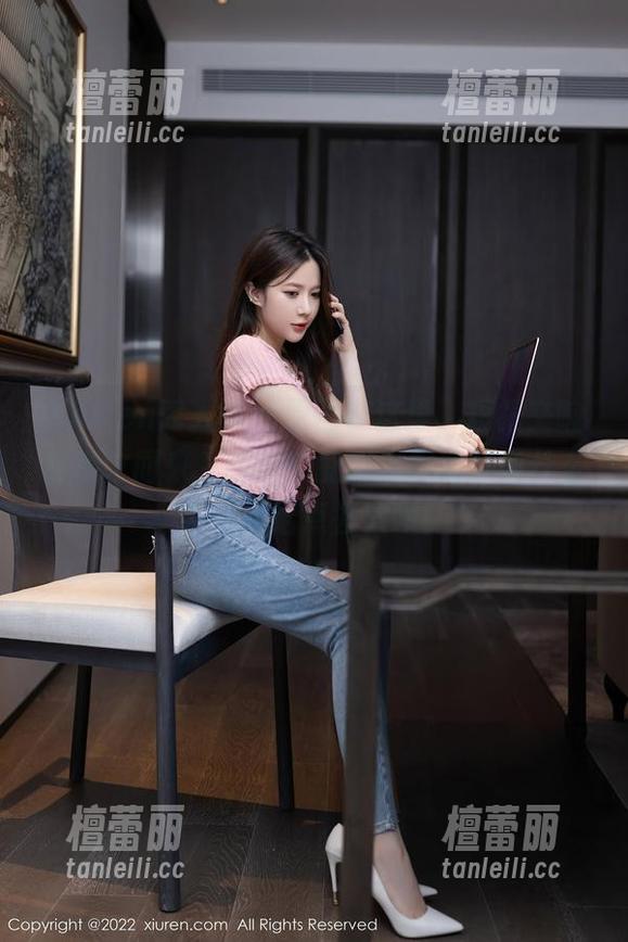 Xiuren秀人网 - 原图在这里，短裙交响曲随之而来，桃色奶酪到底想跟你说什么？作品给点答案呗！