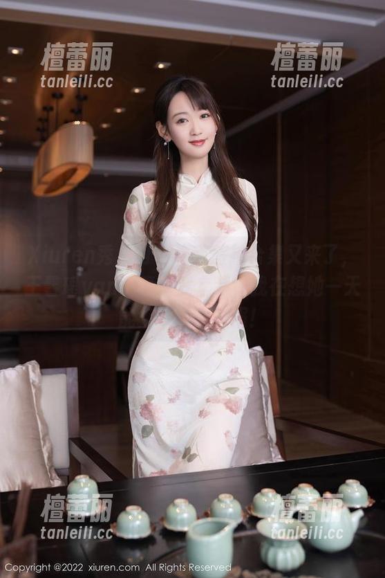 Xiuren秀人网 - 海南旅拍合集又来了，王馨瑶yanni真塔罗套装，我在想她一天能换多少次衣服！
