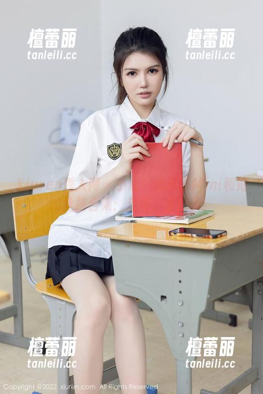 Xiuren秀人网 - 小心！糯美子Mini和她的丝袜合集：走开，太迷人！