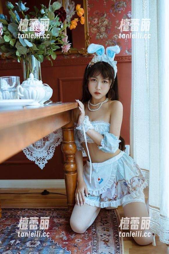 不呆猫的YOUMI尤蜜：醉天使合集——假装优雅其实是坐不稳的姿势！