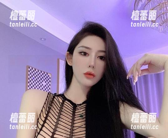 微密圈 - 不爱笑的赛琳白衣天使——精选写真，可别太纯洁哦