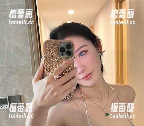 微密圈 - 不似牛，但仍是奶：不爱笑的赛琳的奶牛女仆合集