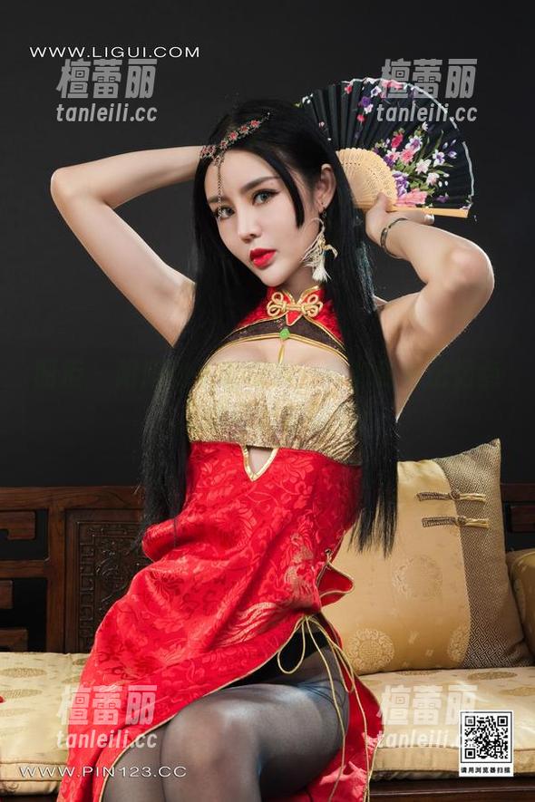 丽柜 - 阳阳的圣诞写真，真的是有记忆点，无懈可击的脑洞！