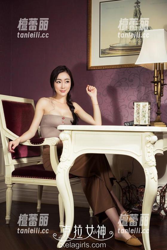 克拉女神 - 私房图包珍藏，依娜丝的连体衣总是悄悄勾动心弦、令我沉迷。