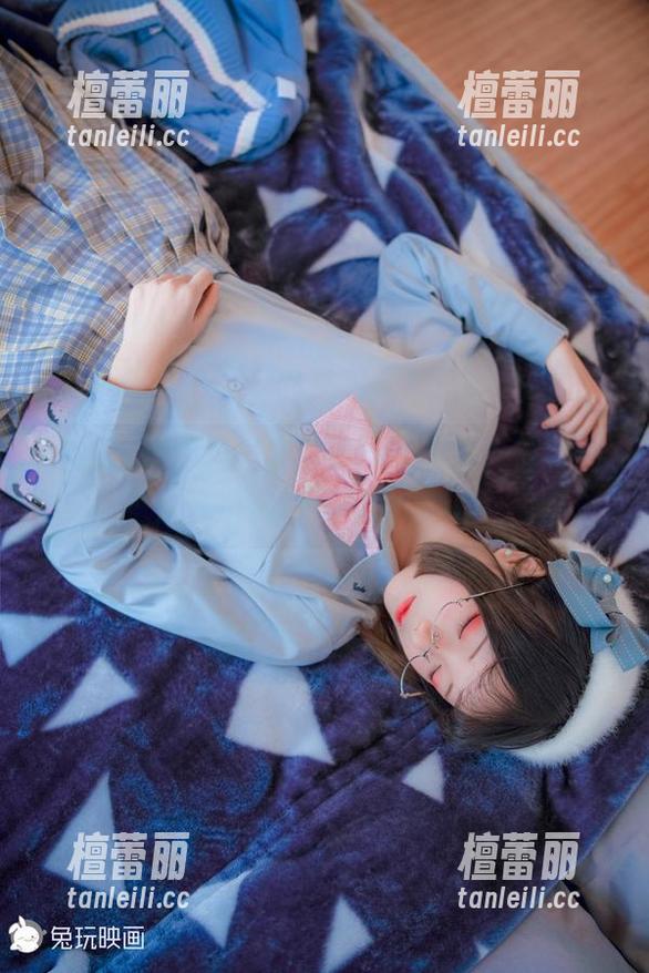 清纯从没那么复杂！兔玩映画多张图片合集，来解锁这份少女的微妙。