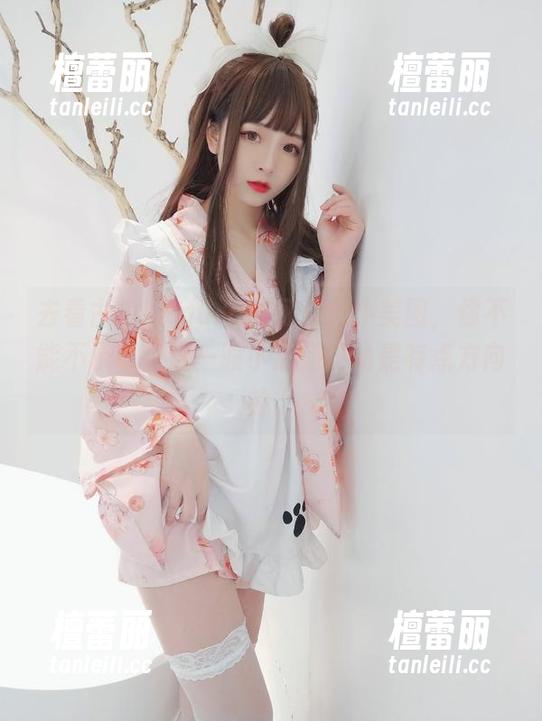 去看古川kagura的可爱女仆美图，你不能不承认，这一股小清新萌动是有点方向的。