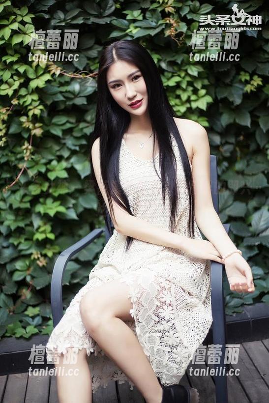 头条女神-梁芮溪 头条女神 - 梁芮溪的写真,剧情界的即兴达人,服了!