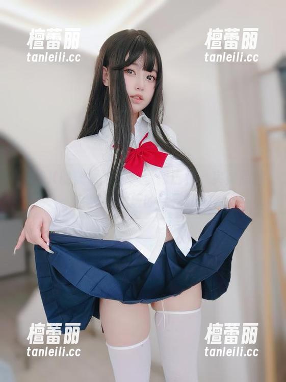 女主K的美图瑜伽，看似优雅，实则暗藏各种和地板的亲密接触