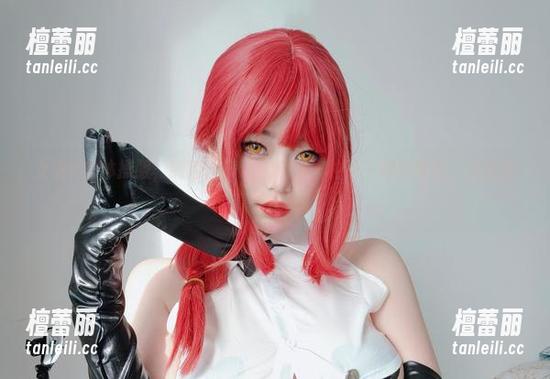 女主K的体操服，高清画质让人感到一种不一样的吸引，想要分享给朋友。