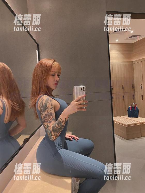 微密圈 - 先被这红裙吸引，原图里的宋昱欣果然不简单，这资源撞上我的审美底线了。