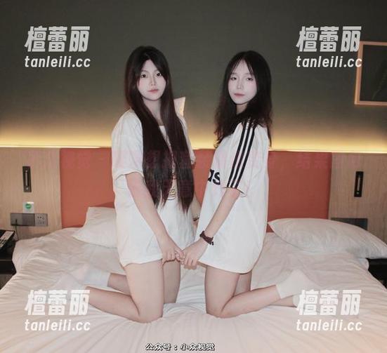 小众视觉 - 嘤嘤想把套装偶像变身，结果图包被我无意中炸了！