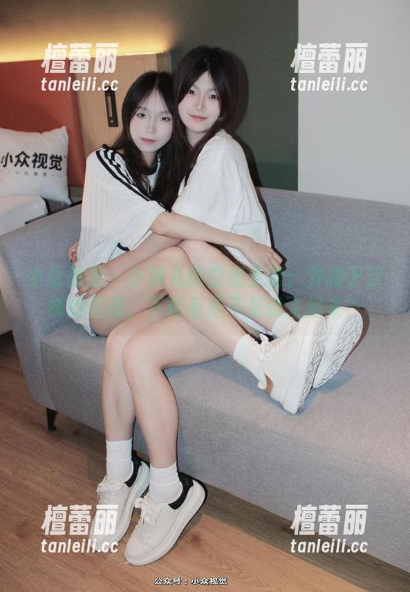 小众视觉-小琳儿 小众视觉 - 小琳儿的空姐全套:穿梭于云端的优雅,下载后是不是能飞起来?