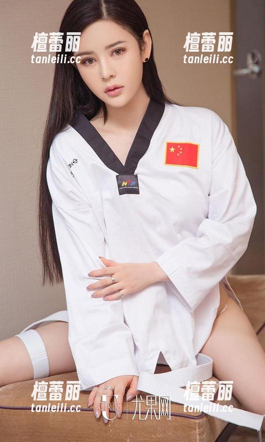 尤果网 - 从小喜的高清写真中找到那个有趣的女孩！