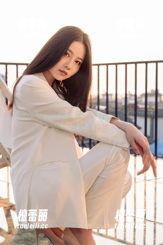 年年Nnian妙手生花，夏日精灵无圣光作品就是那么自然