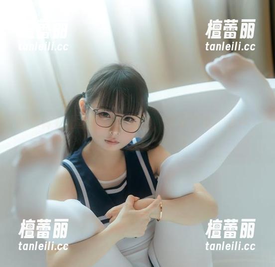 幼水铃衣出品的这个图包，梦浴少女，水中रहस्यमयकर्म!