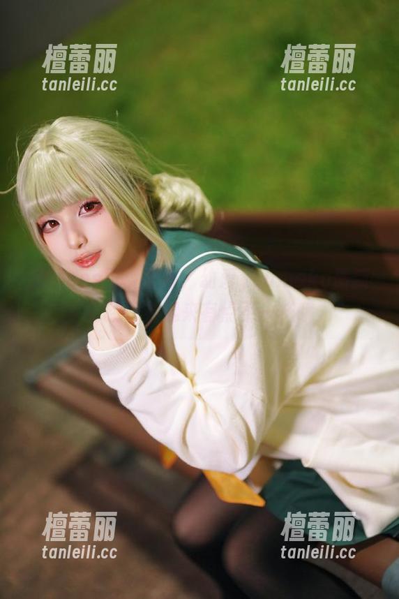 短裙cos再度上演，幼爱youmeko最新更新，看起来有点不一样哦