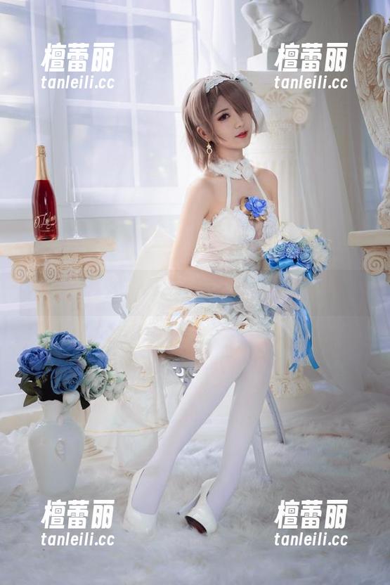 四季里，弥音音ww的cos合集像在翻书
