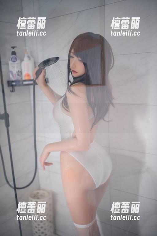 念念_D和她的白色竞泳：资源霸屏，游泳的姿势我都想学！