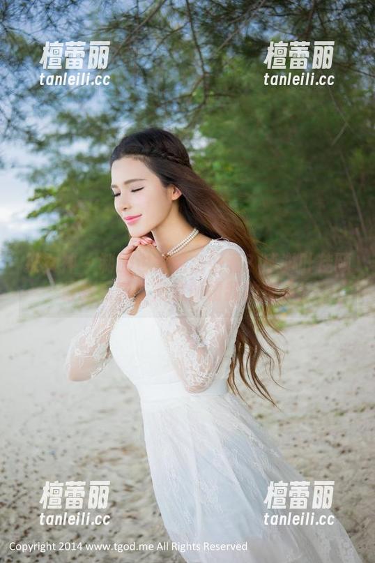 推女神 - 制服也能这么好看？感谢叶佳颐最新写真，彻底颠覆我的观点！