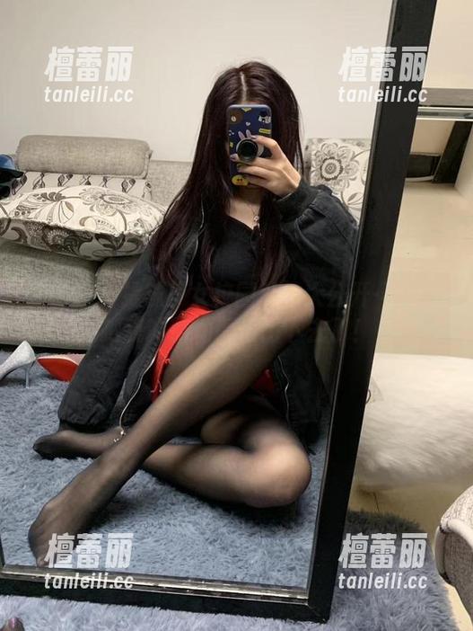 微密圈 - 提袜少女校园私拍大公开-不小心把我的草地颜值比下去了！