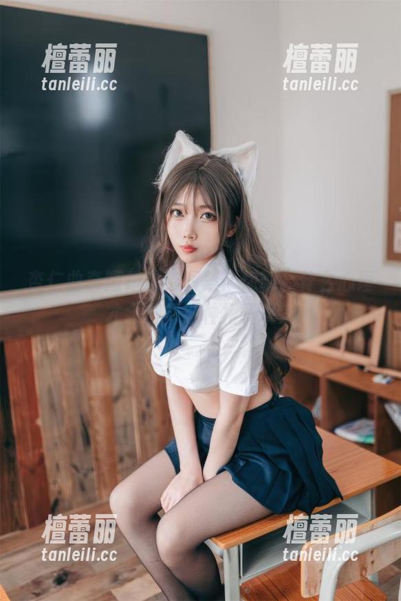 杏仁曲奇短裙精选图集：你说，什么心理才会选择这种裙子呢？