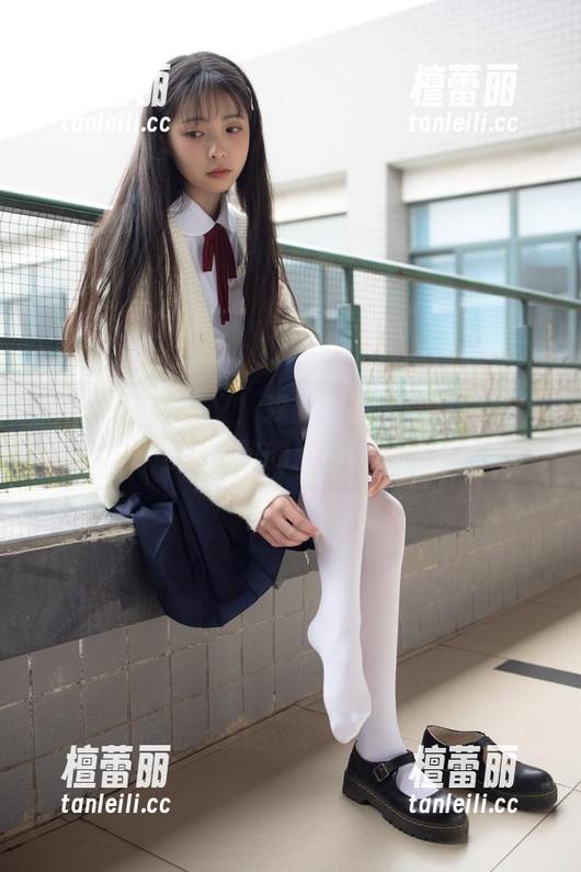 “超滑”的意义！森萝财团美图打包送出这份极致的奶白丝袜！