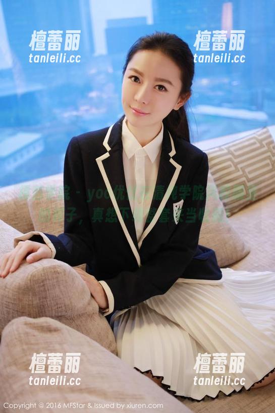 模范学院 - yoo优优在清纯学院风校服里的样子，真想下载整套来当收藏！
