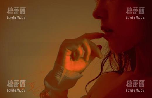 橙色光下的樱晚gigi与无圣光之间的真实抉择
