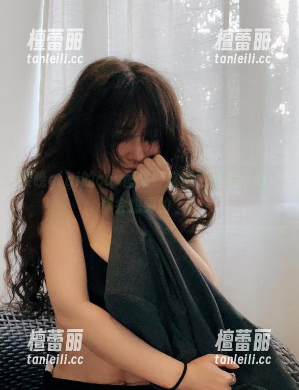 樱晚gigi的cos图集：这颜色好像在说“你会想要的”。