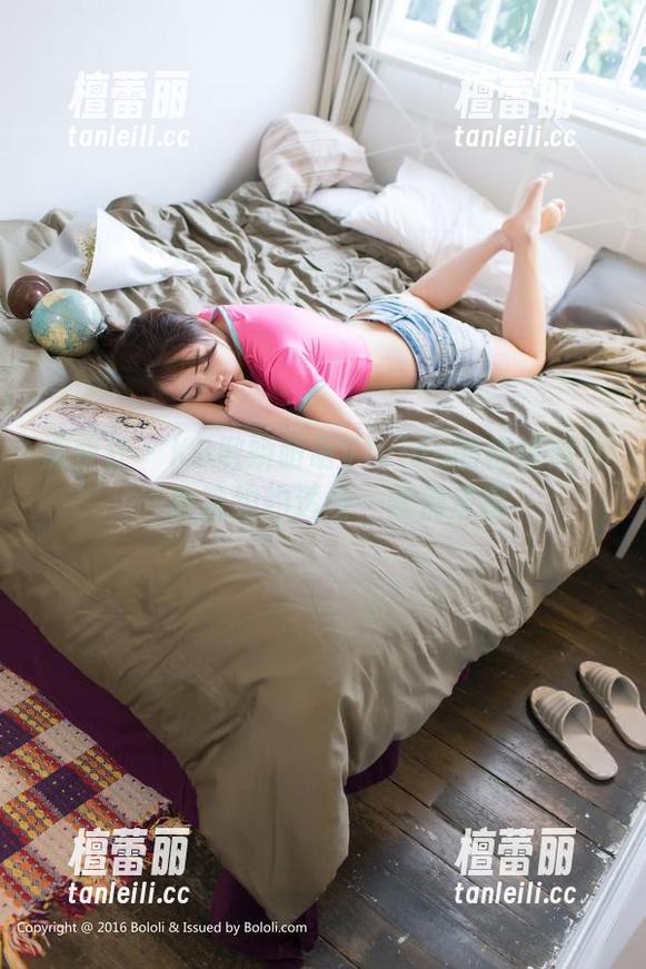 波萝社 - K8傲娇萌萌Vivian的棉袜照片，隐隐约约透着一丝俏皮呢