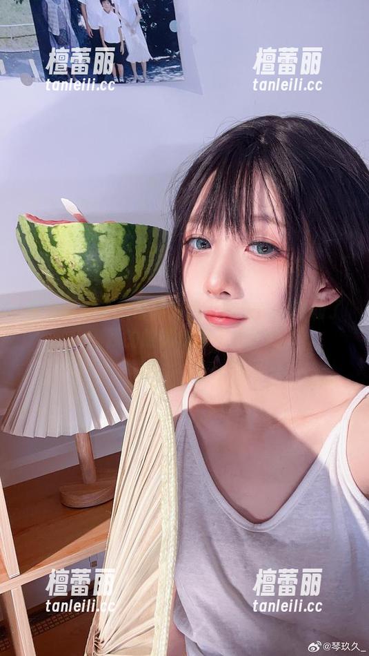 清青琴玖女孩最新力作：她快Cos成仙了，我的眼睛快撑不住了！