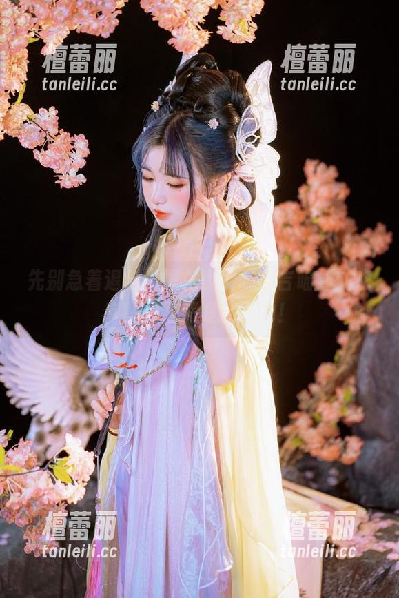 先别急着退出，爆机少女喵小吉喵到的密室图册居然是免费的！