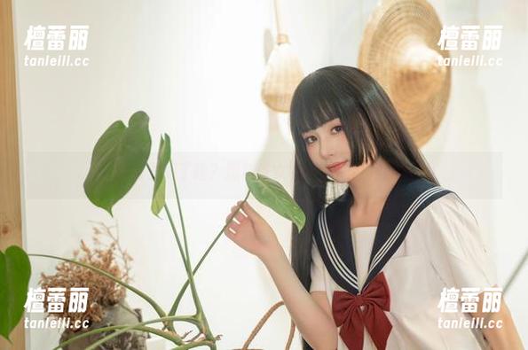 图包里藏了啥？爆机少女喵小吉的红裙诱惑