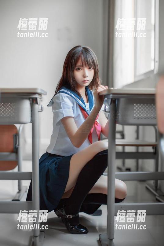玩个游戏，怎么看疯猫ss的灰丝套图里有多少无圣光？