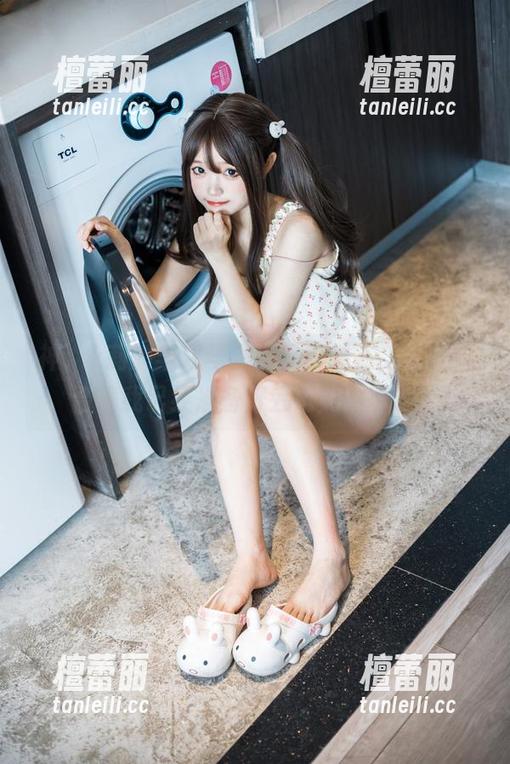 神沢永莉的半双马尾搭配大腿袜，这资源合集我已经准备好丢进购物车了。