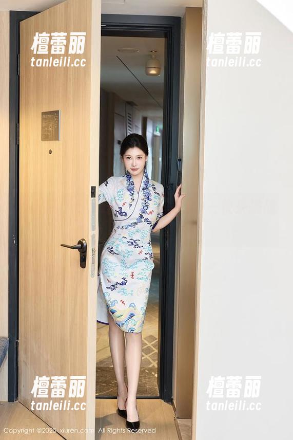 秀人网 - tina甜仔泳装写真——快来挑战一下下载速度吧！