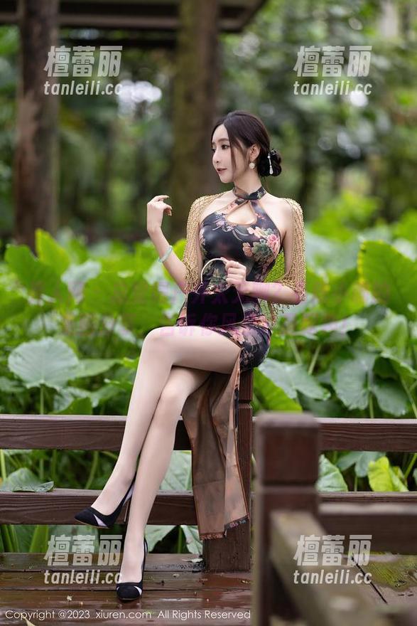秀人网 - 总觉得户外太无聊？看陈小喵的美图分享，告诉你风景才是配角！
